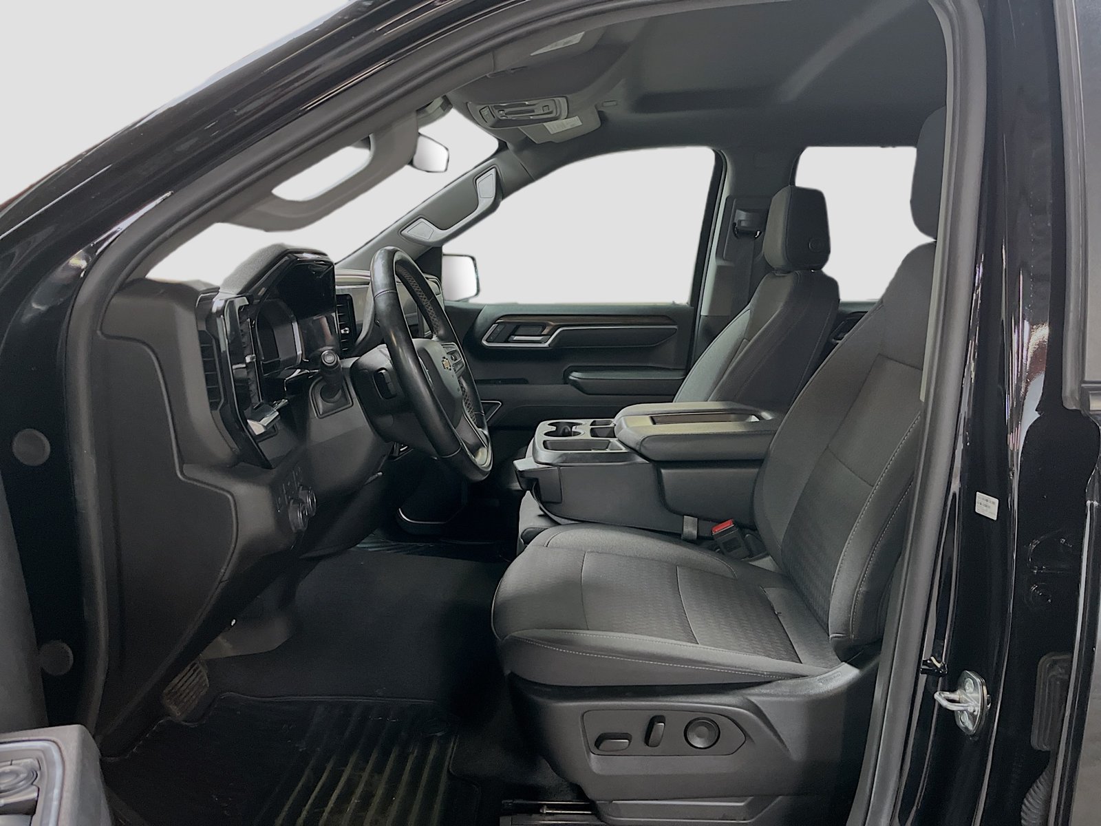 Used 2025 Chevrolet Silverado 1500 LT AWD/4WD image 21