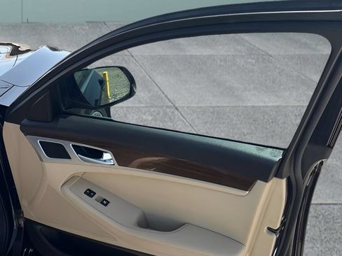 Used 2018 Genesis G80 3.8 RWD image 18