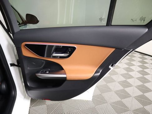 Used 2025 Mercedes-Benz C 300 Sedan image 28