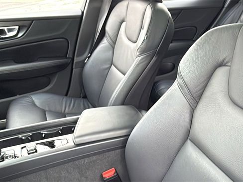 Certified 2025 Volvo V60 B5 Cross Country Plus image 23