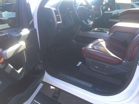 Used 2022 Ford F250 Platinum image 5