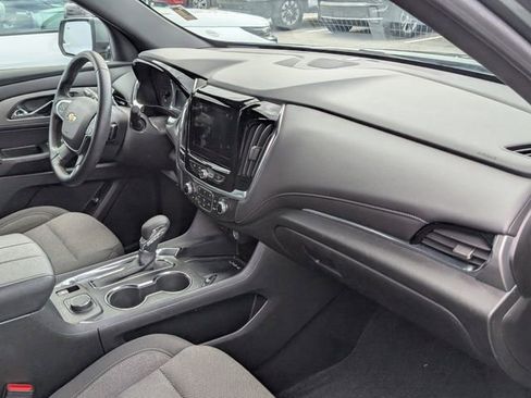 Used 2023 Chevrolet Traverse LT FWD image 11