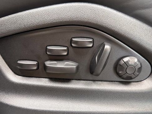 Used 2025 Porsche Cayenne GTS image 47