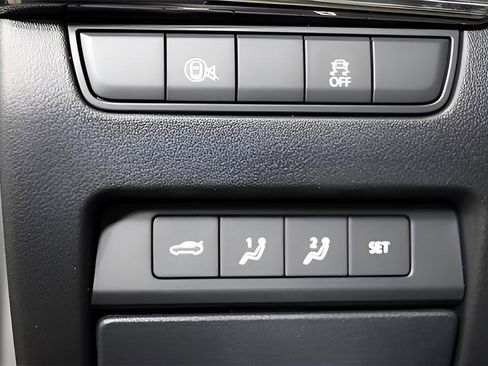 Used 2024 MAZDA MAZDA3 s image 19