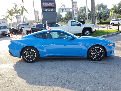 Used 2024 Ford Mustang Premium image 5