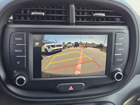 Certified 2025 Kia Soul LX FWD image 17
