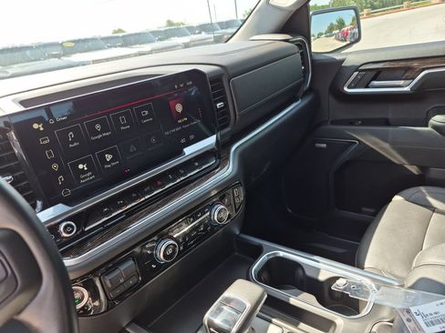 Used 2022 GMC Sierra 1500 Elevation w/ Elevation Premium Package AWD/4WD image 28