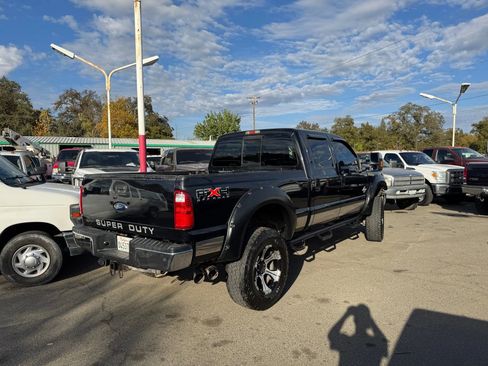 Used 2011 Ford F350 Lariat w/ Chrome Pkg image 3