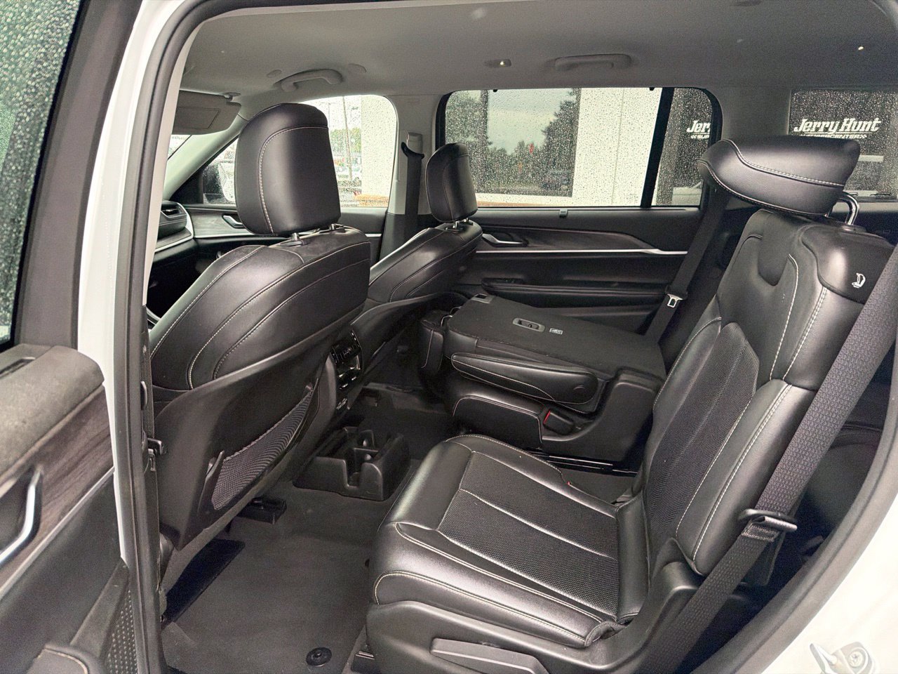 Used 2023 Jeep Grand Cherokee L Limited w/ Luxury Tech Group II AWD/4WD image 6