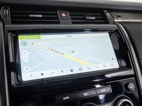 Used 2020 Land Rover Discovery HSE image 23