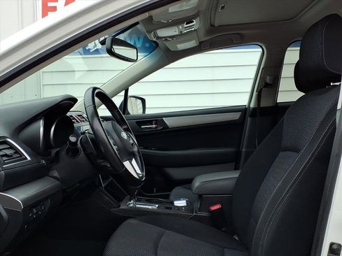 Used 2016 Subaru Outback 2.5i Premium image 6