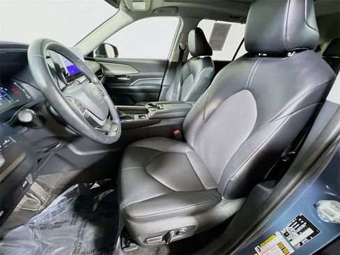 Certified 2024 Toyota Grand Highlander XLE image 19