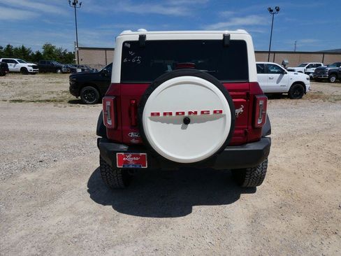 New 2026 Ford Bronco Outer Banks w/ Sasquatch Package AWD/4WD image 6