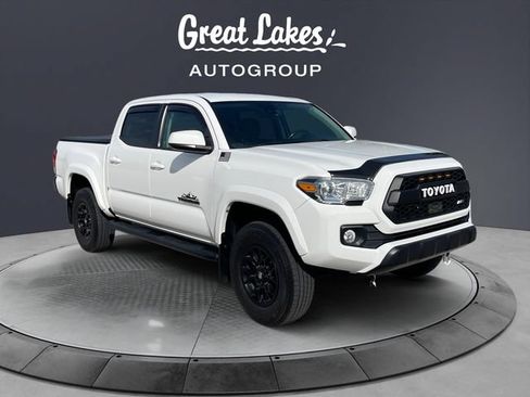 Used 2020 Toyota Tacoma SR5 AWD/4WD image 7