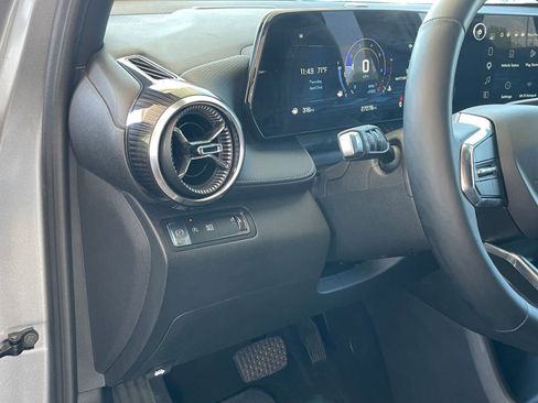 Used 2025 Chevrolet Equinox LT image 34