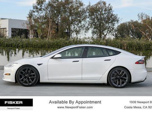 Used 2021 Tesla Model S Plaid image 4