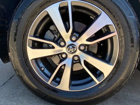 Used 2016 Toyota RAV4 XLE AWD/4WD image 21