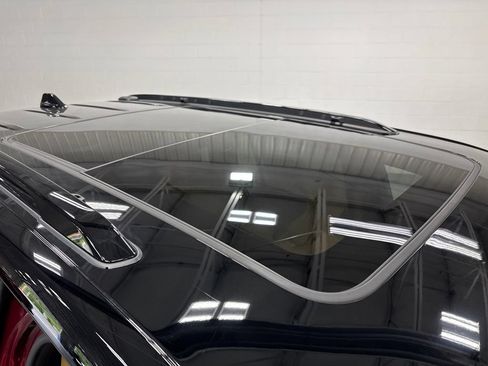 Used 2025 Jeep Grand Cherokee Summit AWD/4WD image 9