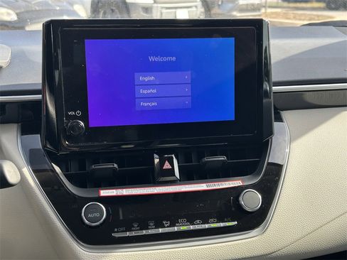 Used 2025 Toyota Corolla LE image 19