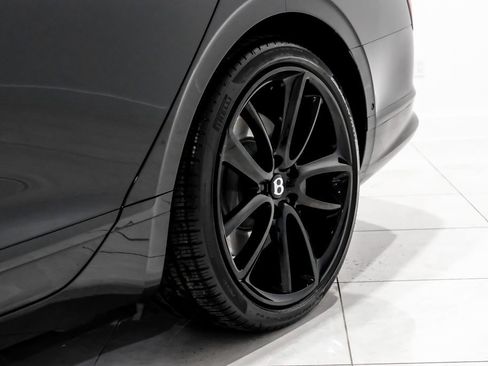 Used 2024 Bentley Flying Spur V8 image 61