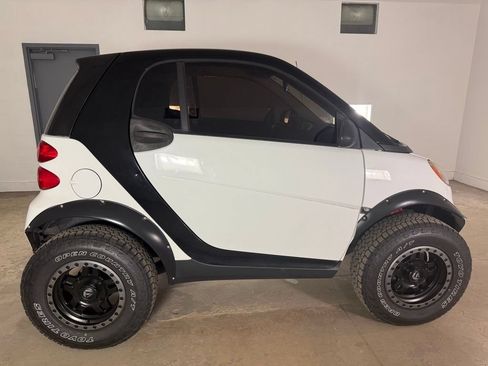 Used 2014 smart fortwo pure RWD image 6
