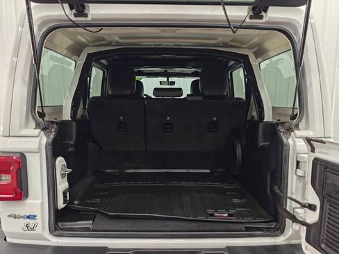 Used 2022 Jeep Wrangler Unlimited Sahara w/ Cold Weather Group image 33