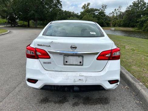 Used 2018 Nissan Sentra S image 4