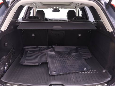 Certified 2024 Volvo XC60 B5 Ultimate w/ Protection Package Premier image 17