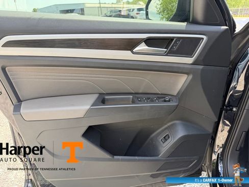 Used 2023 Volkswagen Atlas SE w/ Panoramic Sunroof Package image 18