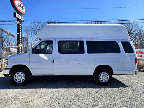 Used 2014 Ford E-350 and Econoline 350 Extended Super Duty w/ Power Group image 4