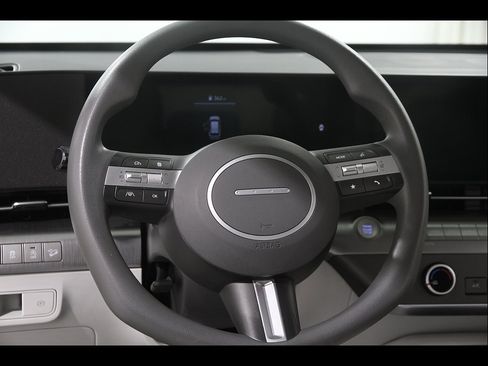 Certified 2024 Hyundai Kona SE FWD image 7