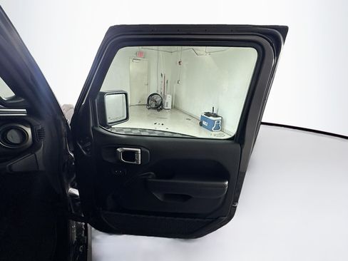 Used 2023 Jeep Wrangler Unlimited w/ 8.4" Radio Group AWD/4WD image 31