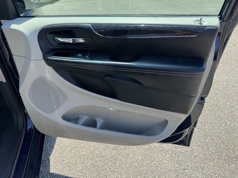 Used 2015 Chrysler Town & Country Touring FWD image 46