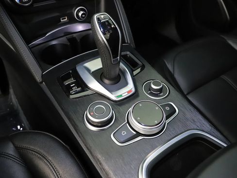 Used 2023 Alfa Romeo Stelvio Sprint RWD image 29
