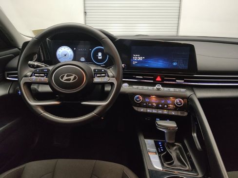 Used 2024 Hyundai Elantra SEL w/ Convenience Package image 22