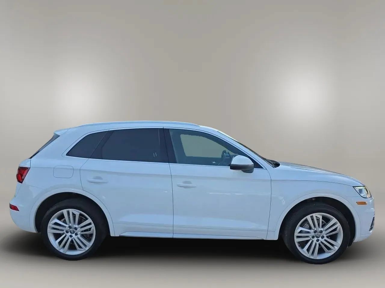 Used 2018 Audi Q5 2.0T Premium Plus w/ Premium Plus Package AWD/4WD image 9