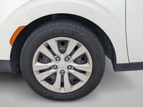 Used 2020 Kia Soul LX FWD image 19