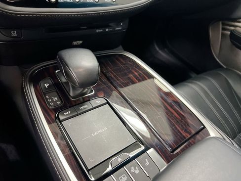 Used 2022 Lexus LS 500 w/ Interior Upgrade Package RWD image 18