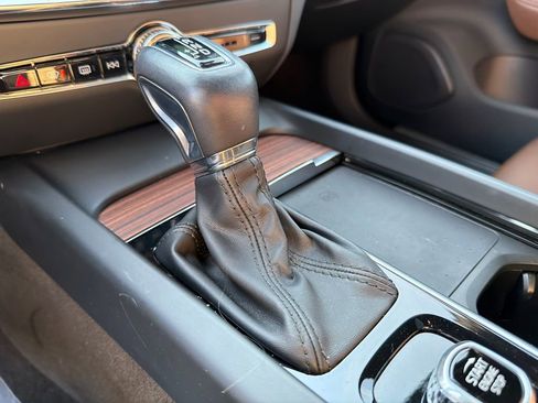 Used 2021 Volvo V60 T5 Cross Country w/ Lounge Package image 32