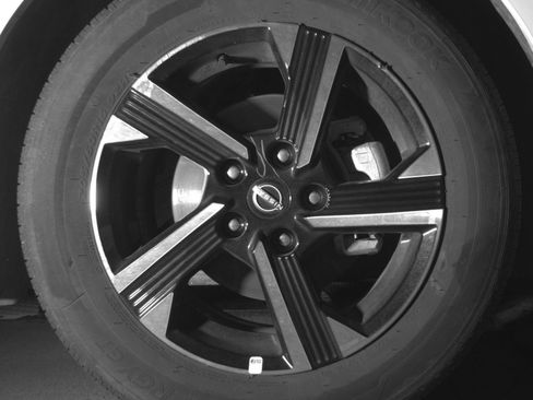 Used 2025 Nissan Sentra SV FWD image 13