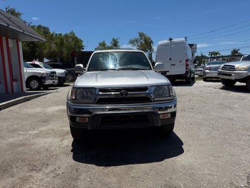 Used 2001 Toyota 4Runner SR5 image 2