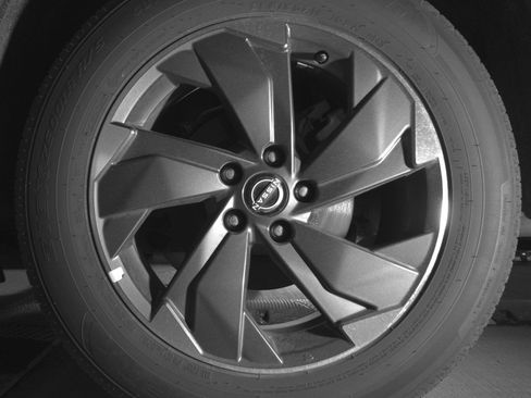 Used 2025 Nissan Rogue SV FWD image 14