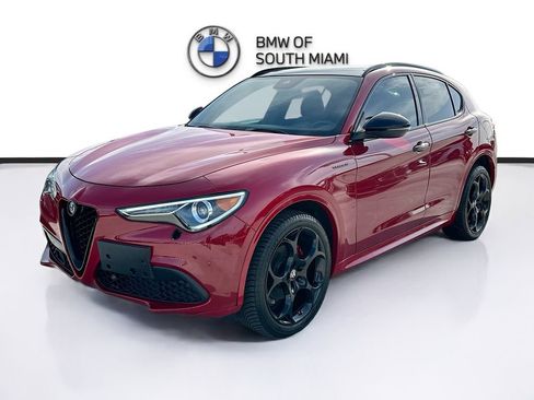 Used 2022 Alfa Romeo Stelvio Veloce AWD/4WD image 3