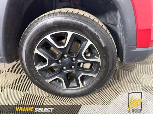 Used 2020 Jeep Compass Trailhawk AWD/4WD image 24