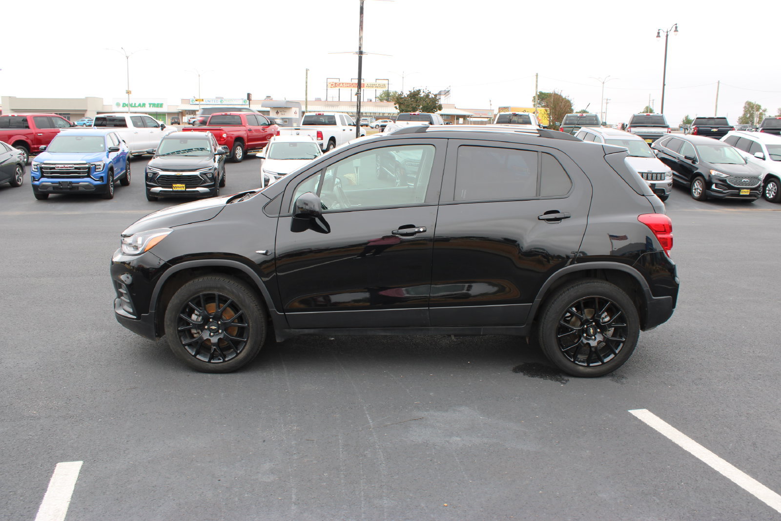 Used 2022 Chevrolet Trax LT w/ Midnight Edition AWD/4WD image 5