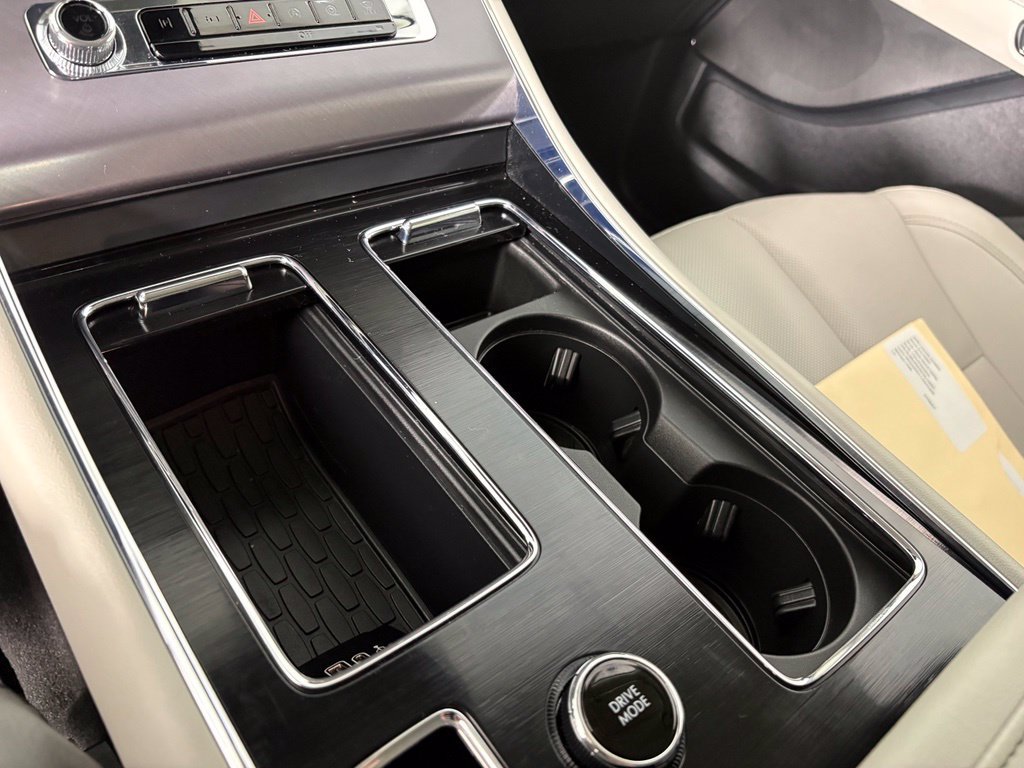 Used 2026 Lincoln Aviator AWD w/ Jet Appearance Package image 23