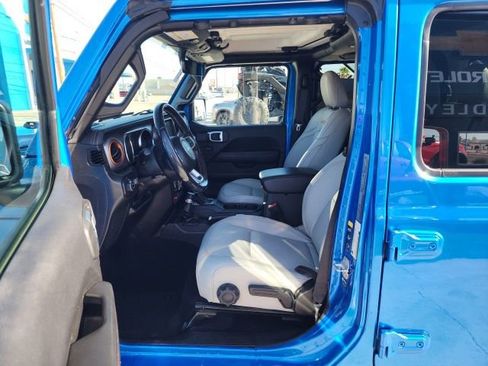 Used 2022 Jeep Gladiator Mojave w/ Cold Weather Group AWD/4WD image 22