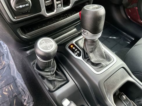 Used 2021 Jeep Wrangler Unlimited Sport image 19