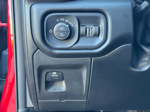 Used 2019 RAM 1500 Rebel image 27