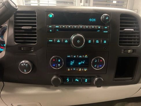 Used 2014 Chevrolet Silverado 2500 LT w/ Interior Plus Package image 22